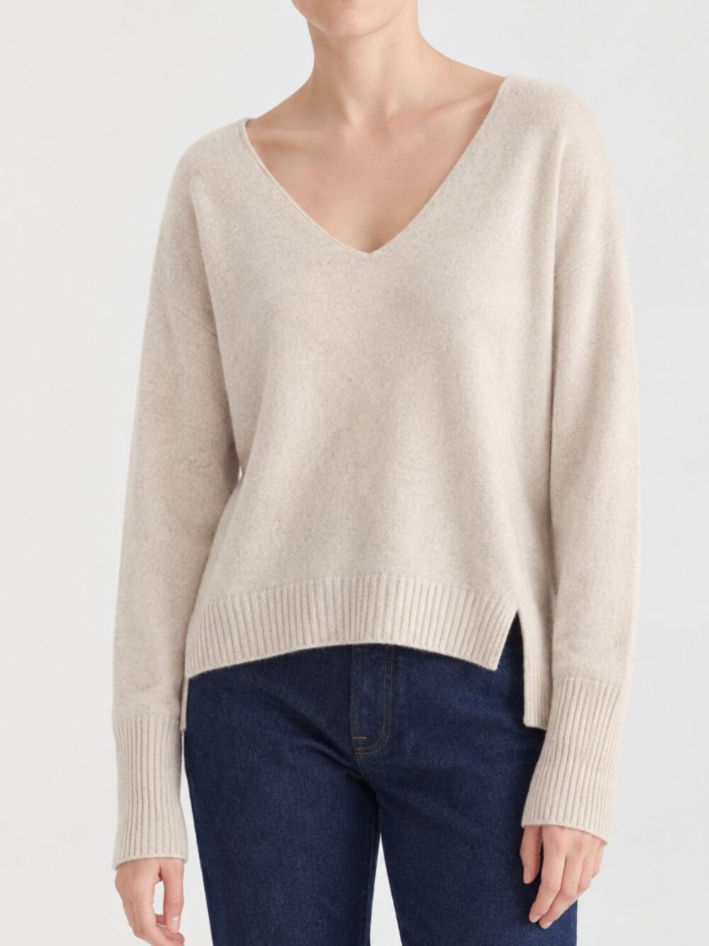NAADAM 100% cashmere side slits cream v neck sweater Sz S